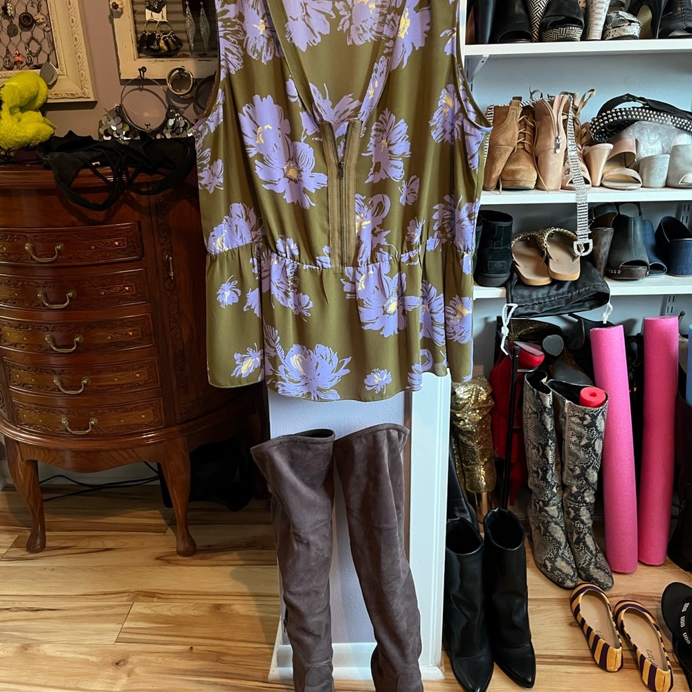 Cabi blouse, NWOT, never worn - Picture 2 of 7